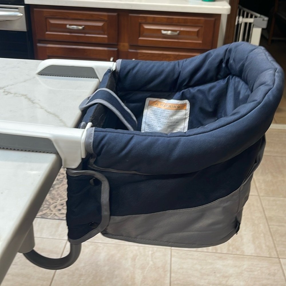 Ijovin hook on foldable high chair for baby
